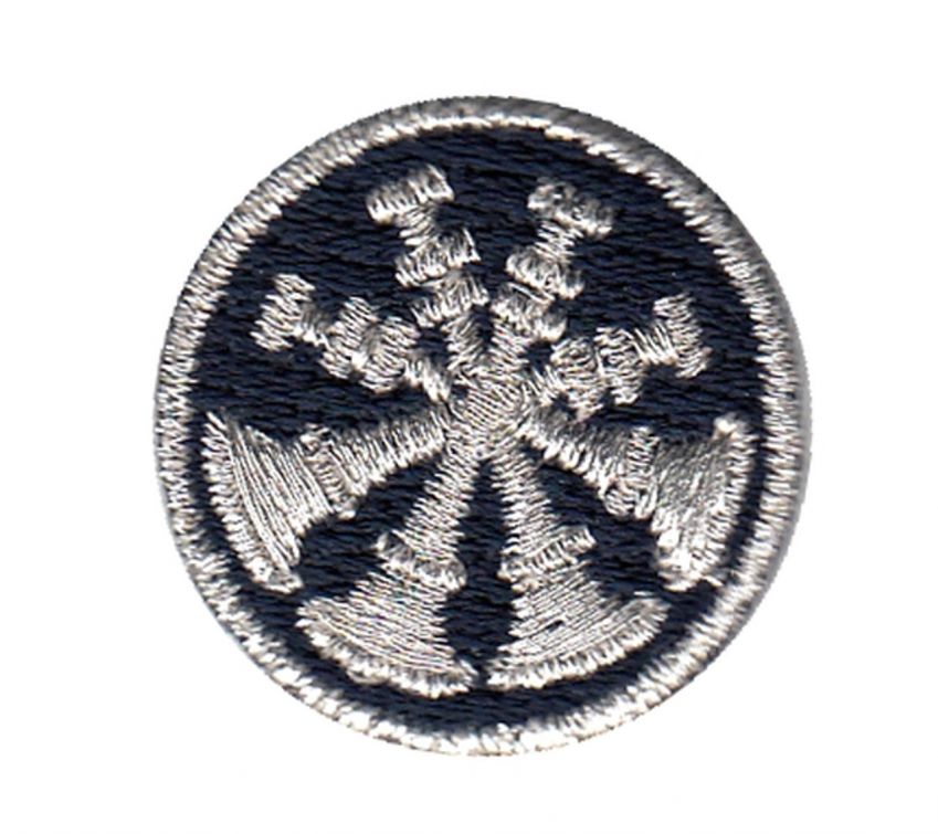 FIRE FIGHTER 4 BUGLES CROSSED, 1" CIRCLE - METALLIC SILVER ON MIDNIGHT NAVY - SEW ON.